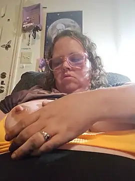 Purplesparkle1 online show from May 24, 9:08 am