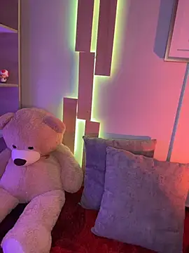 Taylor  0 online show from April 21, 1:07 pm