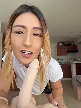 Emma Reyes online show from May 26, 2:27 pm