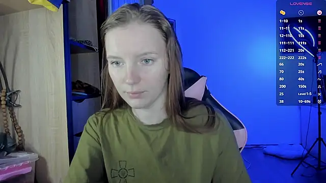 Mary Blu online show from October 17, 1:09 am