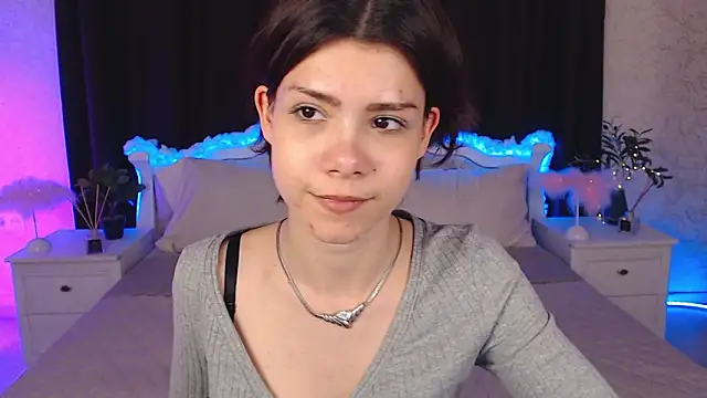 llittle-peachh online show from March 11, 5:48 pm