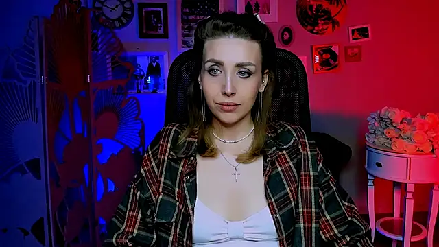 MonicaRiley online show from April 6, 9:54 am