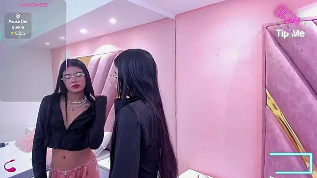 chloe larson online show from April 14, 11:32 am