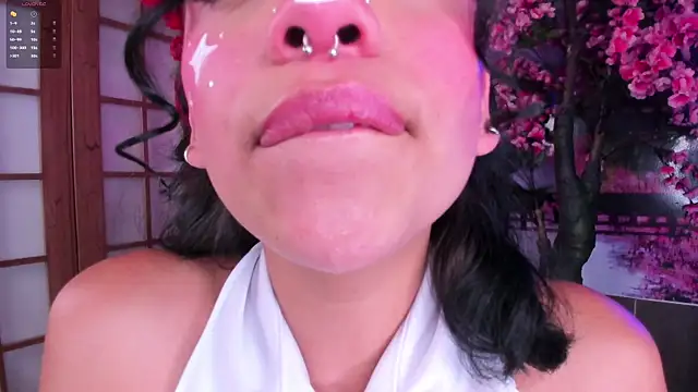 foxy hannah online show from May 6, 6:23 pm