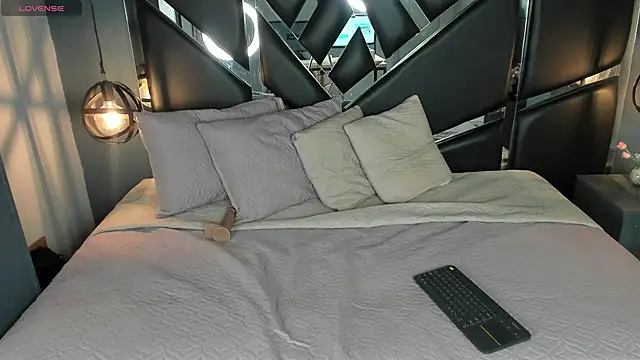 Esmeralda  18 online show from March 13, 8:21 pm