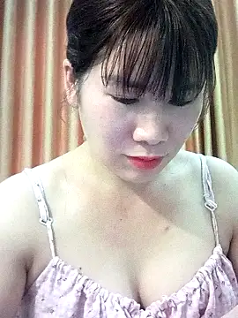 Bondgirl 9 online show from May 12, 7:38 am