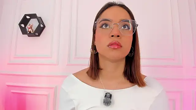 Im Scarlett  online show from July 6, 5:37 pm