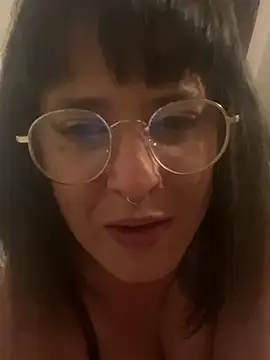Xlilli69X online show from May 5, 8:01 pm