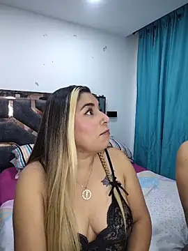 DulceAndChef online show from April 22, 5:26 am