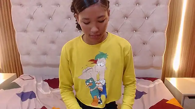 skiaracl202 online show from March 26, 4:14 am