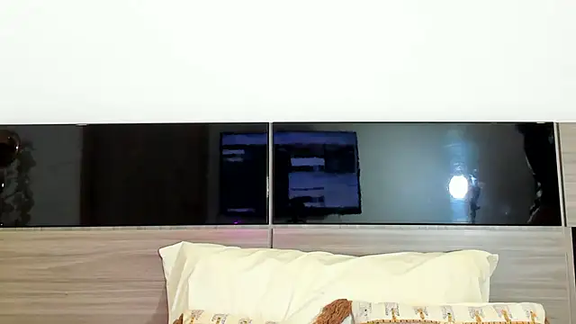 DaphneWayne online show from April 15, 7:47 pm