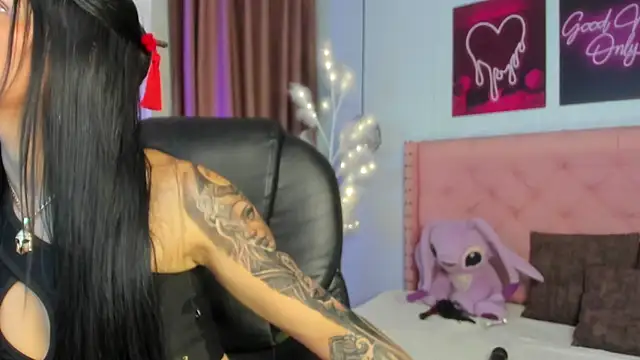 mia  star1 online show from March 31, 7:25 pm