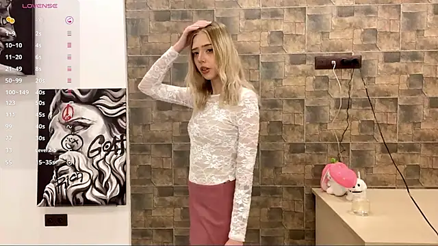 AliceGorley online show from March 15, 5:15 pm