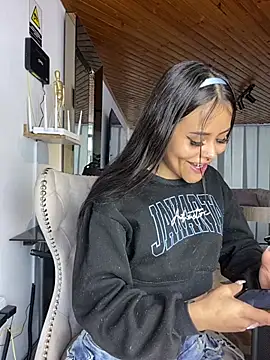 Cloe pink1 online show from April 1, 1:41 pm