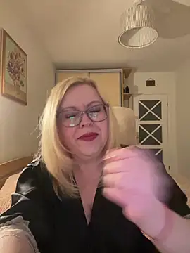 JanieLight53 online show from April 22, 9:56 pm
