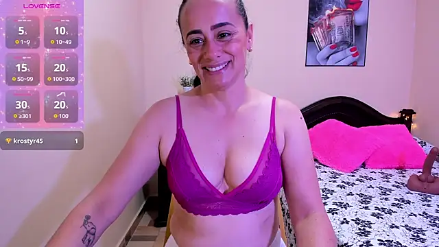 sara florez12 online show from March 26, 11:45 am