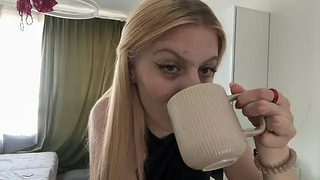 Fanny Fresh online show from July 17, 8:40 am