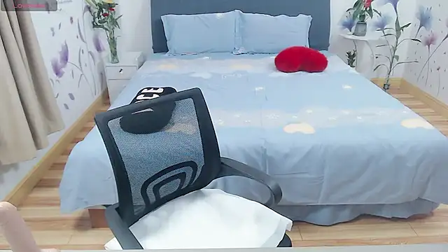 mila-baby-99 online show from April 20, 2:47 am