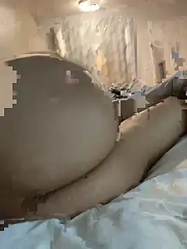 Stellarose408 online show from March 8, 4:55 pm