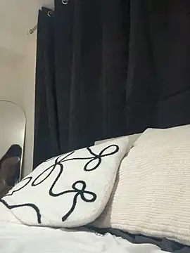 Miss juicy babes69 online show from April 3, 11:03 pm