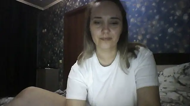 Alisa07qw online show from May 11, 4:26 pm