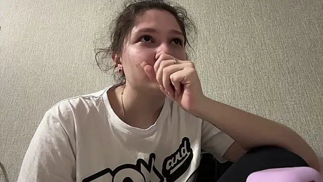 Emmiebutwihu online show from April 15, 11:33 am