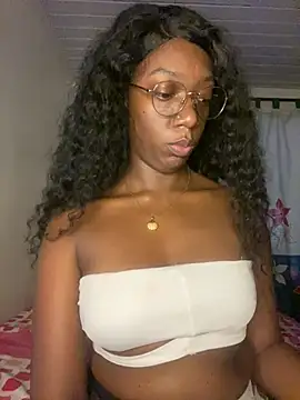 GaiaFiore online show from April 6, 8:32 pm