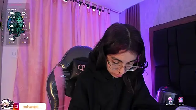 Molly A online show from June 7, 2:57 pm