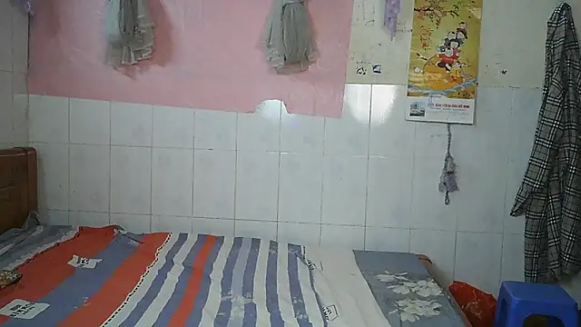 Emma 2603 online show from April 17, 2:19 pm