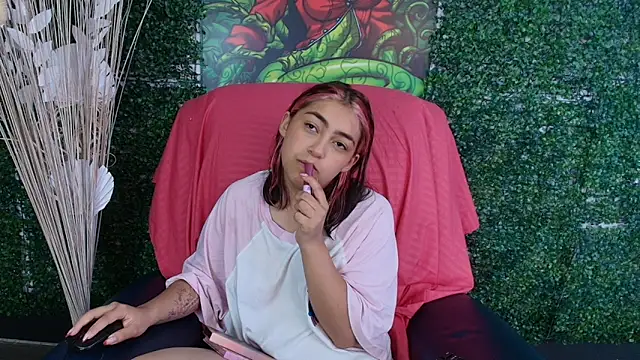 PinkyyPieee  online show from March 31, 1:11 pm