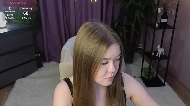 BlondeLina online show from April 22, 5:48 am