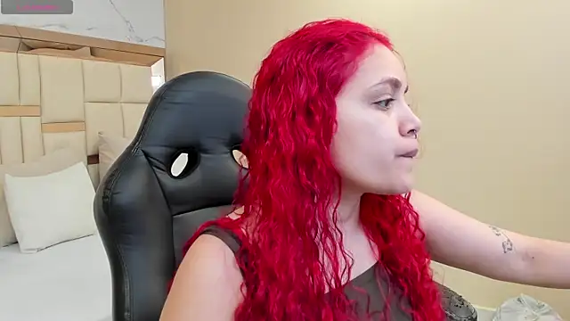 luna veega online show from June 11, 4:48 pm