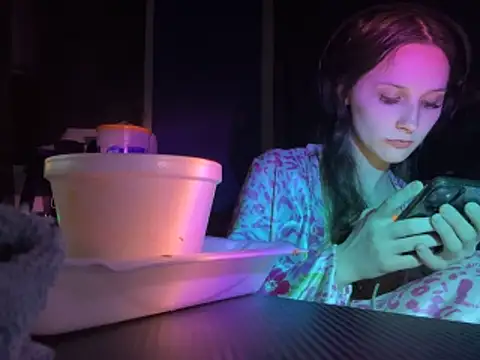 urfavgamergurl online show from March 14, 12:55 am