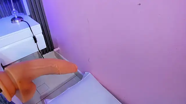 lia sucker online show from June 18, 3:52 am
