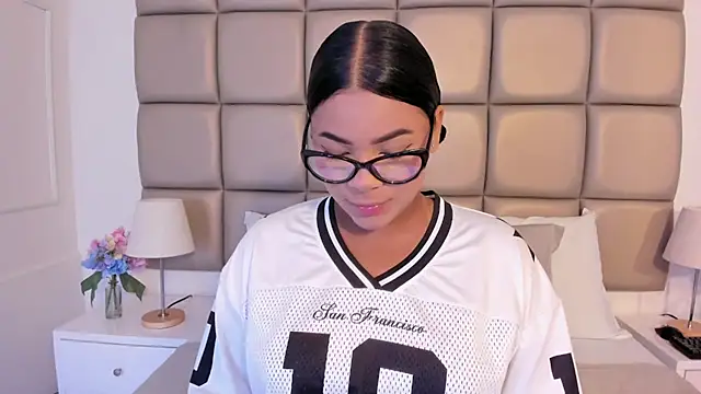 lilly williamss online show from April 25, 3:42 am