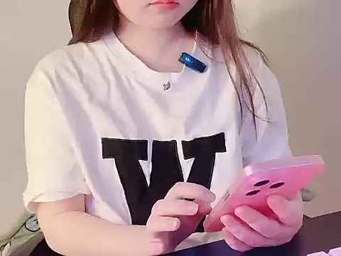 hunhun122 online show from April 1, 7:55 pm