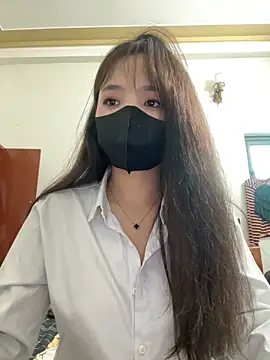 VyVy18 online show from May 18, 5:24 am