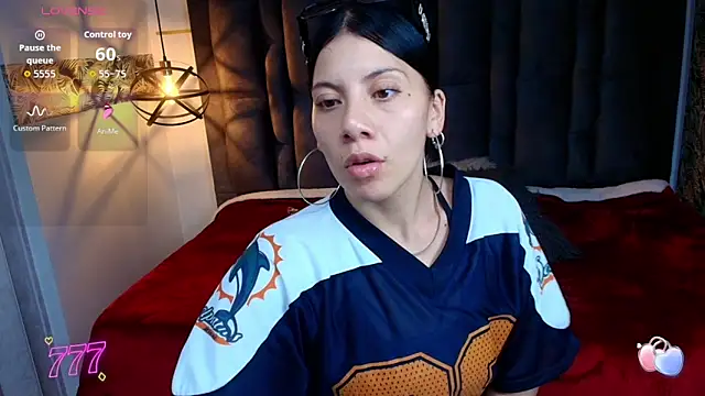 Abril Fox   online show from June 9, 8:19 pm