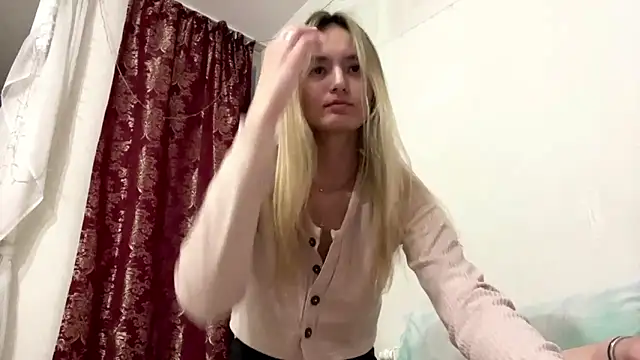 ReathaKiss online show from April 19, 3:12 pm