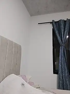 isabellaHill2 online show from March 31, 4:34 am