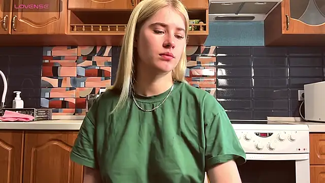 ivygenesis online show from April 27, 3:25 am