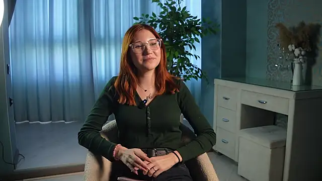 AlanaColee online show from March 15, 6:26 am