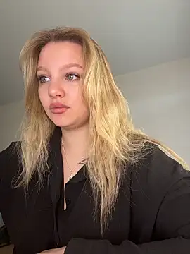 bettyloveu online show from April 20, 4:15 am