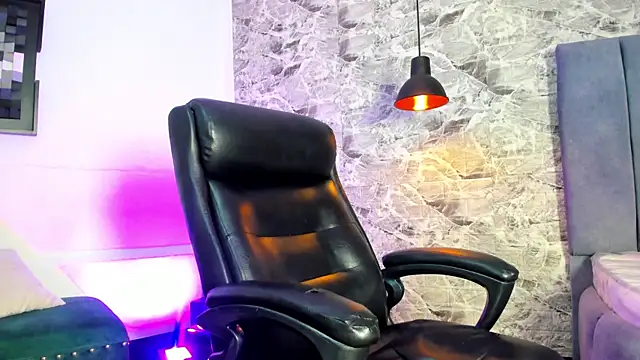 sofi wiliiams2 online show from April 2, 11:02 pm