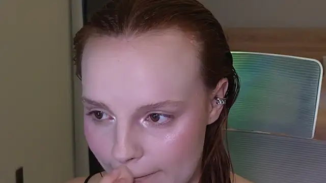 mollybossy online show from April 12, 12:03 am