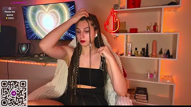 Olivia 132 online show from April 22, 5:43 pm