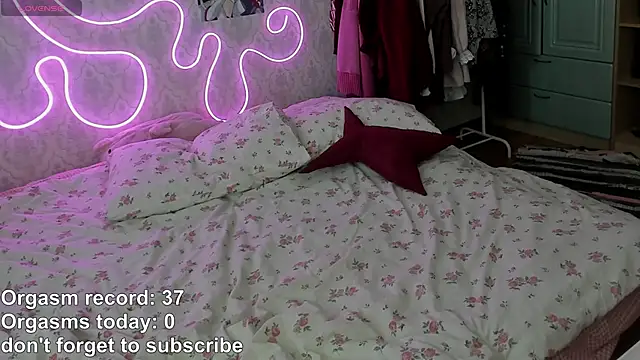 RileyNymph online show from April 29, 3:21 am