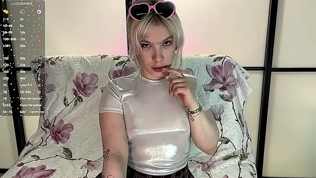 NerissaDeloria online show from March 20, 3:22 am