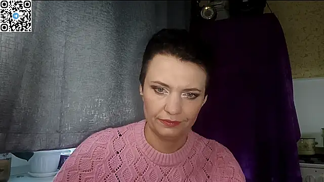 HotMamaQueen234 online show from April 25, 1:41 pm