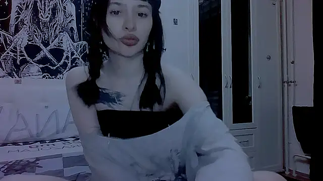 AllisonDeetz online show from April 21, 8:27 pm